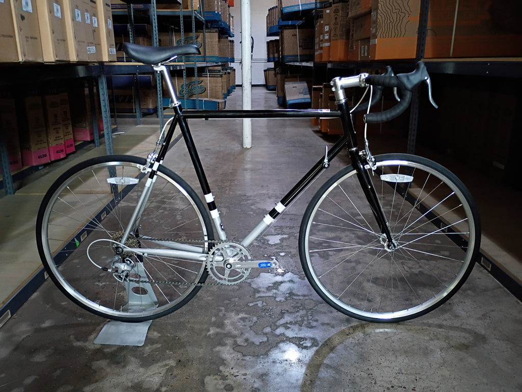 #1617 – 4130 Road 8-Speed | Black / Metallic / Drop Bars (Size 62cm, Like-New / Open Box Item)