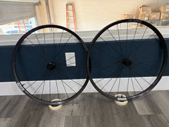 #SBCTEAM2 – ENVE AG25 Carbon Gravel Wheelset | 700c / XDR / Tubeless-Ready (Used – Good Condition)